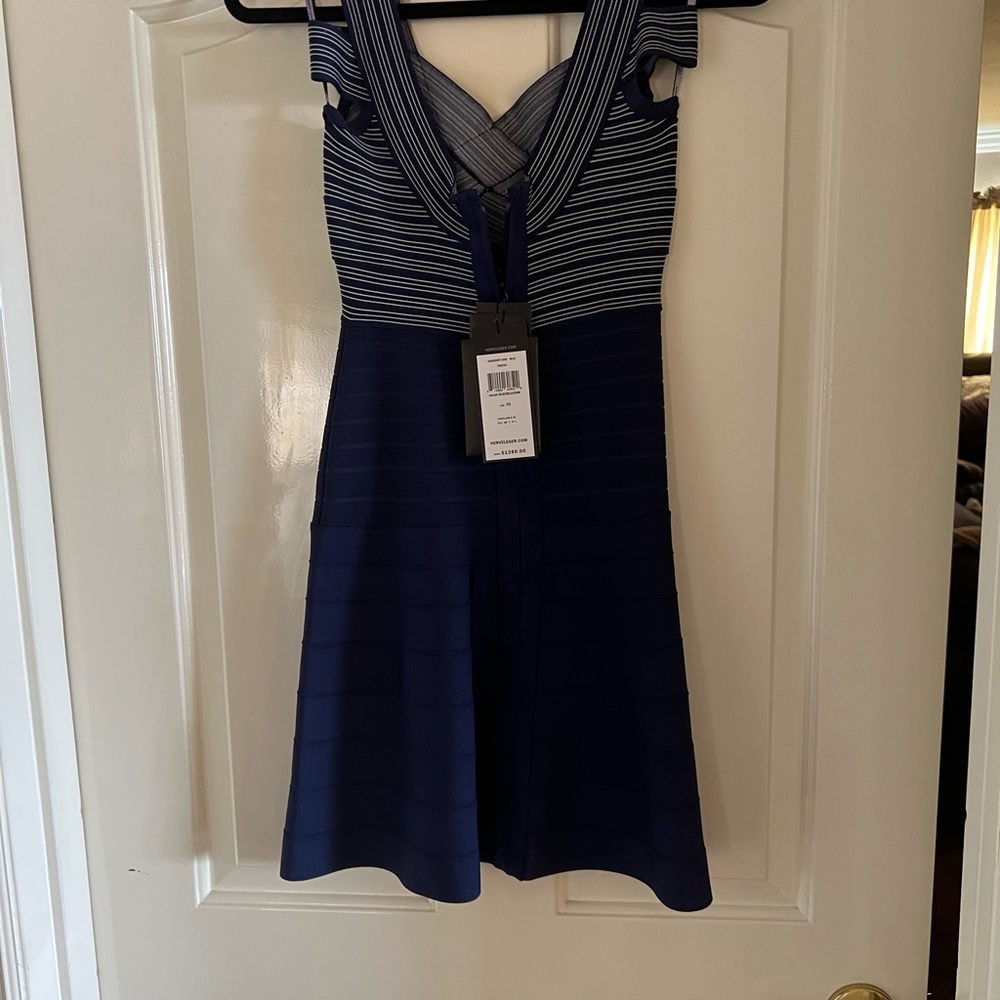 Herve Leger (Paris) brand new XS short cocktail dress in navy blue and white